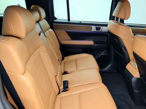 Used 2025 Hyundai Santa Fe Limited FWD image 23