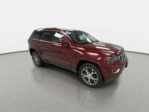 Used 2018 Jeep Grand Cherokee Limited image 2