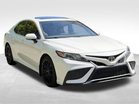 Used 2022 Toyota Camry SE w/ TRD Appearance Package (TMS) FWD image 3