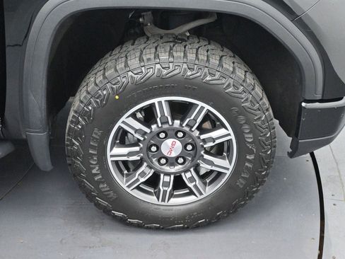 Used 2024 GMC Sierra 1500 AT4 w/ Technology Package AWD/4WD image 36