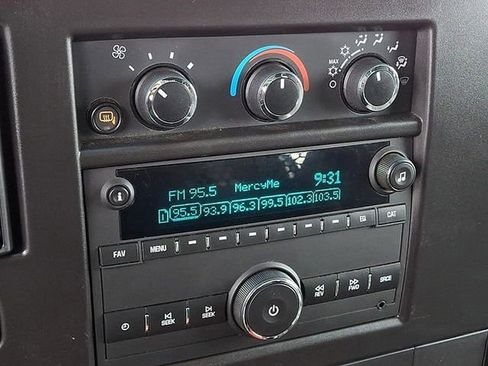 Used 2024 GMC Savana 2500 w/ Driver Convenience Package image 28