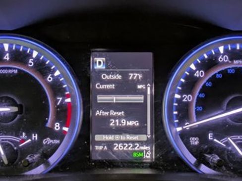 Used 2019 Toyota Highlander XLE AWD/4WD image 11