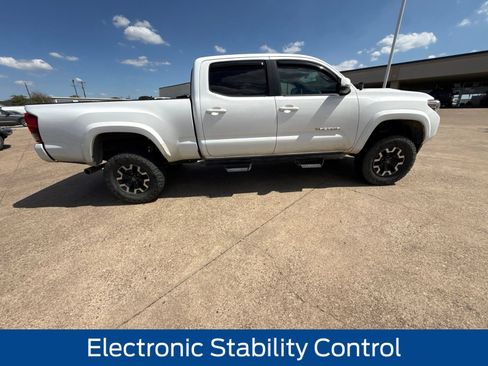 Used 2016 Toyota Tacoma TRD Sport w/ Towing Package RWD image 9