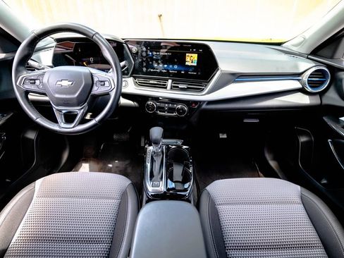 Used 2025 Chevrolet Trax LT w/ Driver Confidence Package FWD image 13