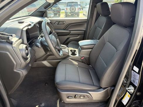 Used 2024 Chevrolet Colorado Trail Boss w/ Technology Package AWD/4WD image 13