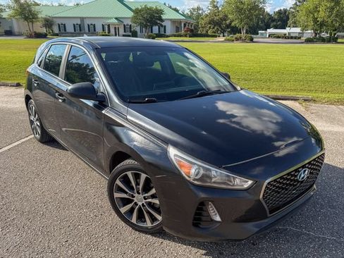 Used 2018 Hyundai Elantra GT FWD image 2