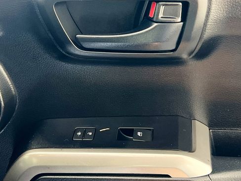 Used 2021 Toyota Tacoma SR5 image 31