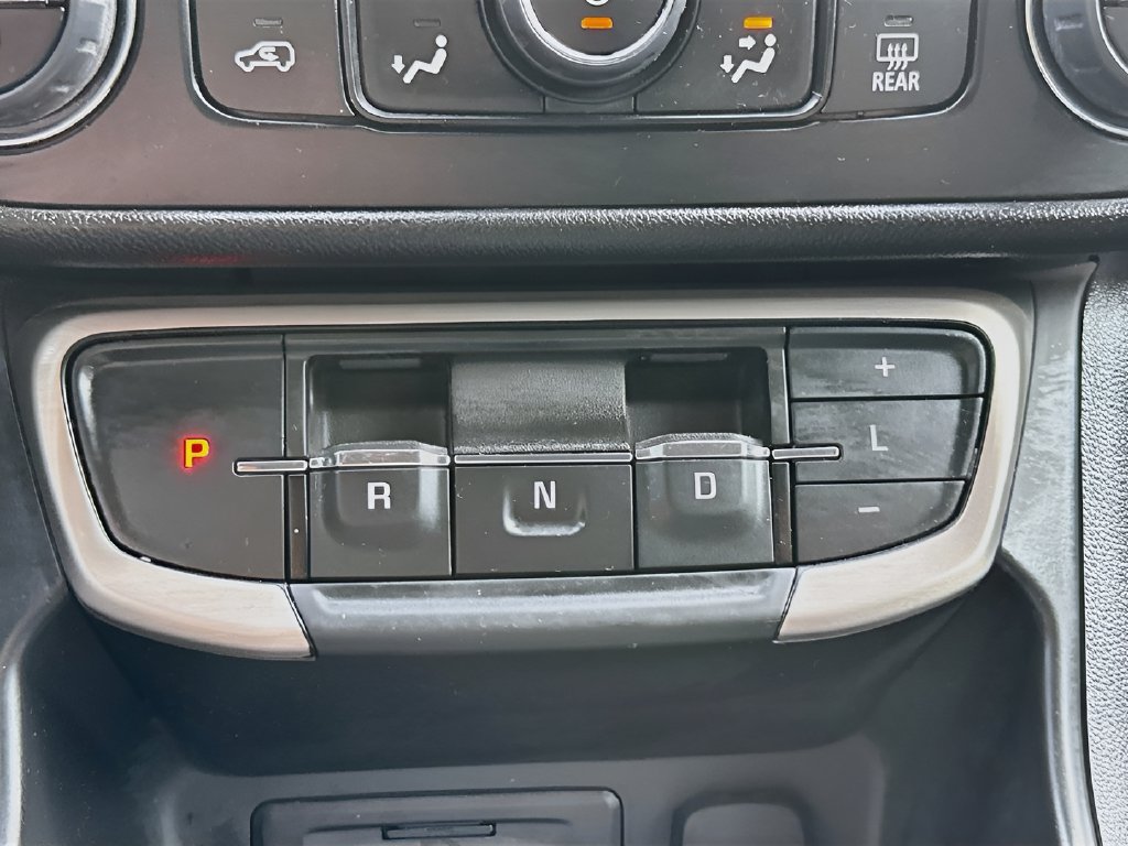 Used 2024 GMC Terrain Denali AWD/4WD image 17