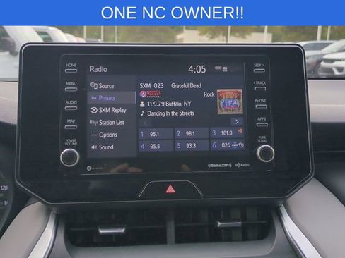 Used 2022 Toyota Venza LE image 15