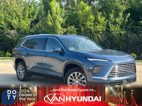 Used 2025 Buick Enclave Preferred FWD image 1