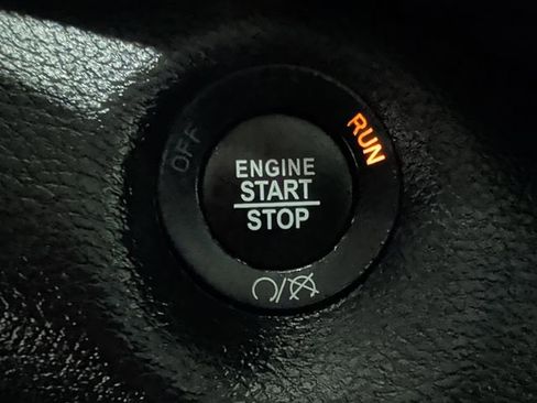 Used 2021 Jeep Cherokee Trailhawk w/ Sun, Sound & Nav Group image 28