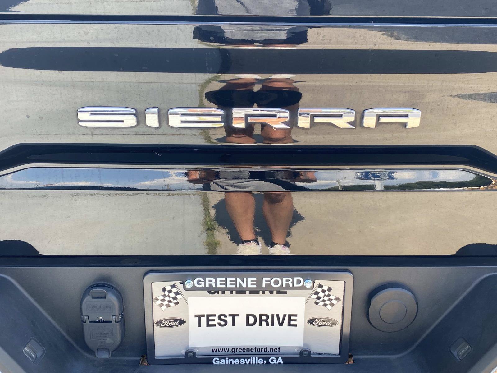 Used 2025 GMC Sierra 1500 SLT AWD/4WD image 6