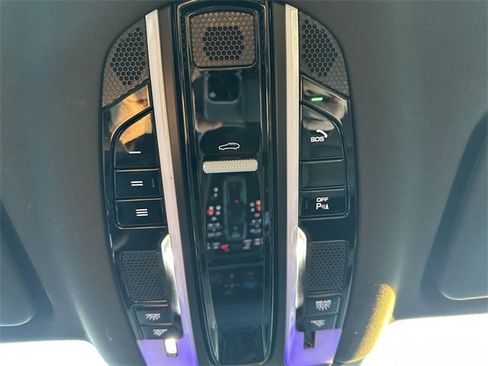 Used 2021 Porsche Cayenne Coupe image 26