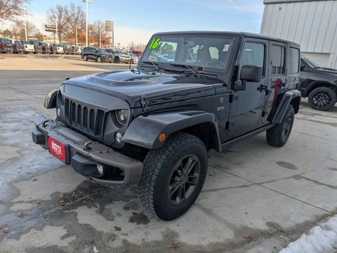 Used 2016 Jeep Wrangler Unlimited Sahara image 33