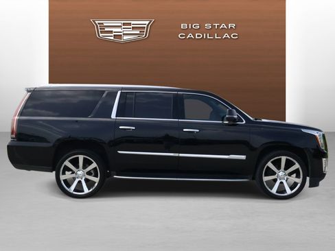 Used 2020 Cadillac Escalade ESV Premium Luxury RWD image 6