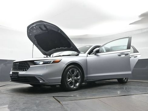 Used 2023 Honda Accord EX image 41