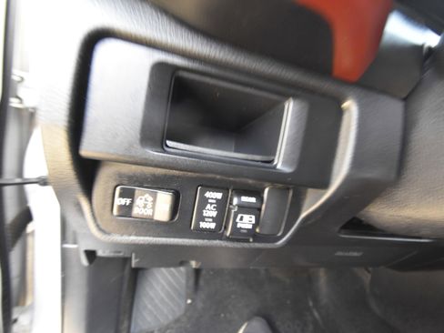 Used 2017 Toyota Tacoma TRD Sport w/ Tow Package image 8