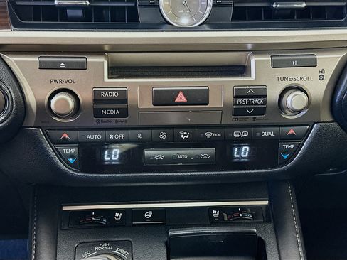 Used 2016 Lexus ES 350 w/ Navigation System Package FWD image 24