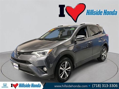 Used 2018 Toyota RAV4 XLE image 1