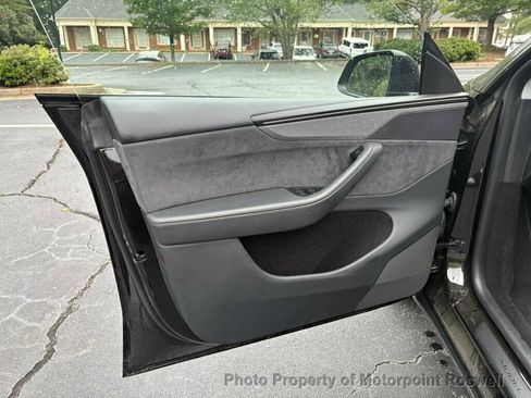 Used 2026 Tesla Model Y Long Range RWD image 11