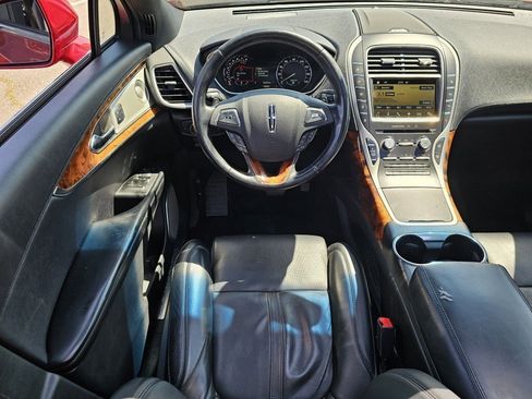 Used 2016 Lincoln MKX Reserve w/ Luxury Package image 30