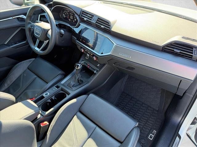Used 2024 Audi Q3 2.0T Premium AWD/4WD image 15