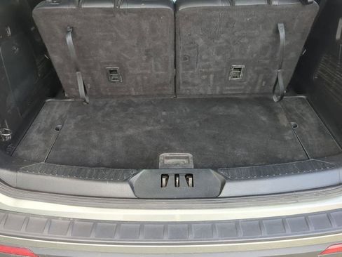 Used 2020 Ford Explorer XLT w/ Equipment Group 202A image 31