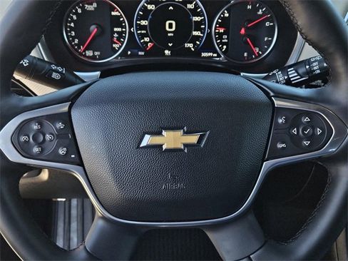 Used 2023 Chevrolet Traverse Premier image 33