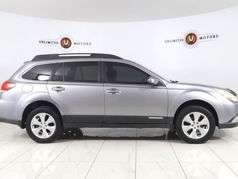 Used 2011 Subaru Outback 2.5i Limited w/ PWR Moonroof Pkg image 2