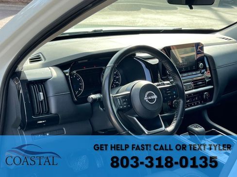 Used 2024 Nissan Pathfinder SV image 5