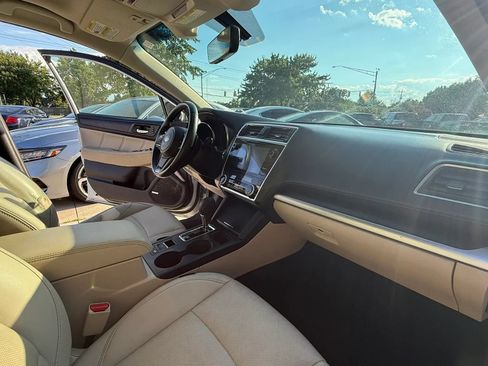 Used 2019 Subaru Outback 2.5i Limited AWD/4WD image 12