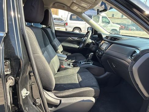 Used 2018 Nissan Rogue SV FWD image 34