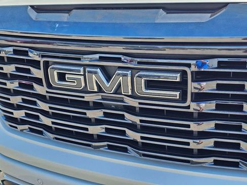 Used 2024 GMC Sierra 1500 Denali Ultimate image 8