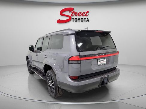 Used 2025 Lexus GX 550 w/ Cold Area Package image 2