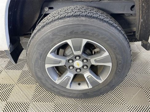 Certified 2015 Chevrolet Colorado Z71 image 13