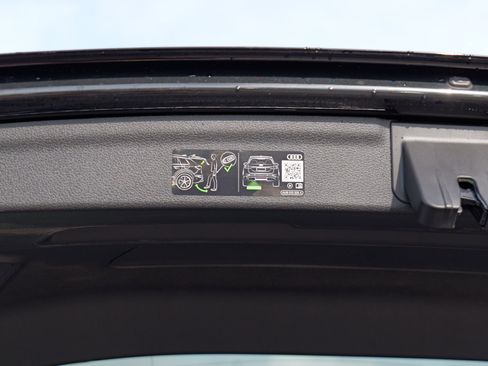 Certified 2025 Audi Q3 2.0T Premium Plus w/ Premium Plus Package image 35