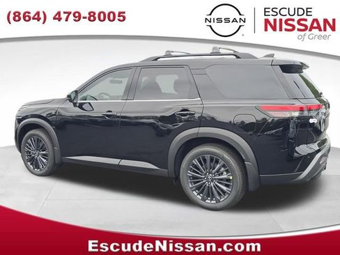 New 2026 Nissan Pathfinder SL w/ SL Premium Package FWD image 5