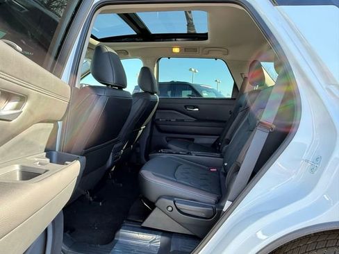New 2026 Nissan Pathfinder Platinum AWD/4WD image 12