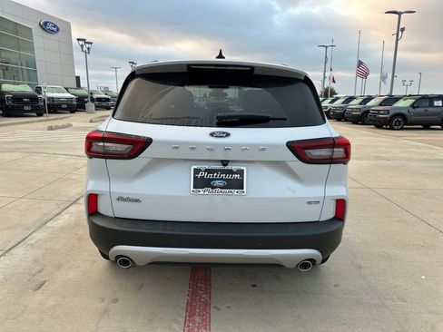 New 2026 Ford Escape SE image 4