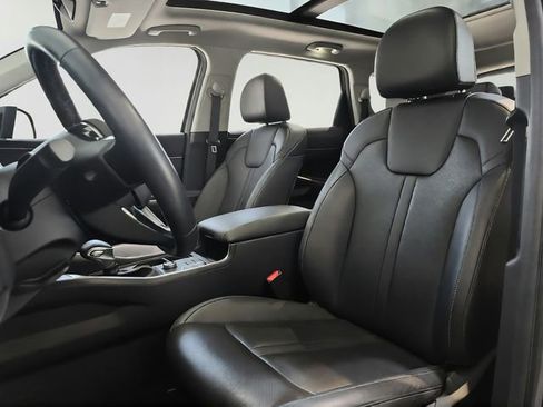 Certified 2022 Kia Sorento S w/ Panoramic Sunroof Package FWD image 12