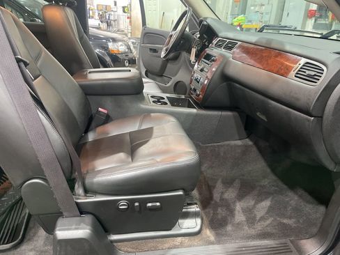 Used 2010 Chevrolet Silverado 1500 LTZ w/ Suspension Package, Off-Road AWD/4WD image 21