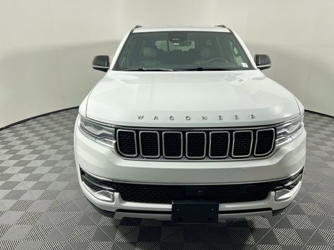 Used 2024 Jeep Wagoneer L Series II w/ Flexible Seating Group image 8