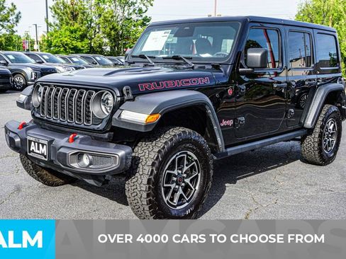 Used 2025 Jeep Wrangler Unlimited Rubicon AWD/4WD image 3