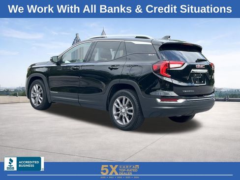 Used 2024 GMC Terrain SLT FWD image 24