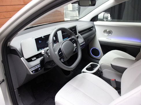 Used 2023 Hyundai Ioniq 5 SEL image 9