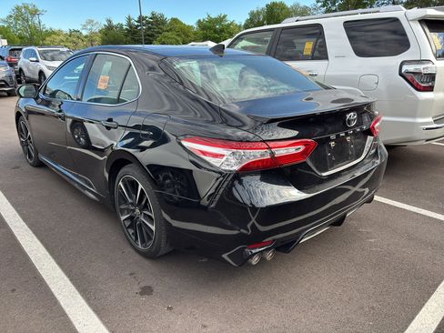 Used 2020 Toyota Camry XSE image 3