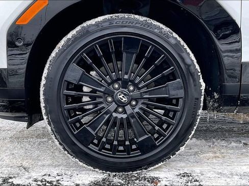 Used 2025 Hyundai Santa Fe Calligraphy image 9