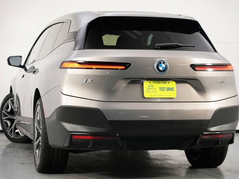 Used 2022 BMW iX xDrive50 w/ Premium Package image 6