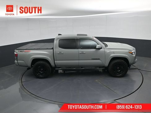 Used 2022 Toyota Tacoma TRD Sport w/ TRD Premium Sport Package AWD/4WD image 43