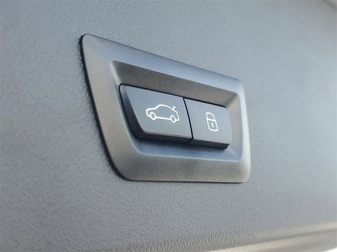 Used 2025 BMW X3 M50 w/ Premium Package image 9